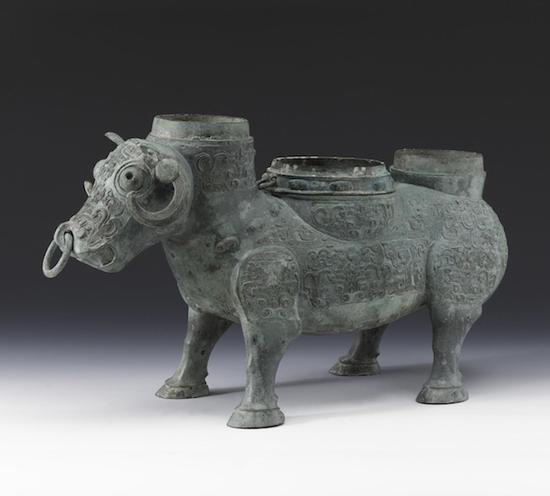 牛纹牛闻：古代牛形青铜器里的牛方鼎、牺觥